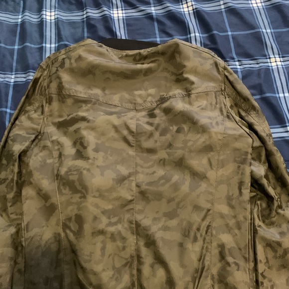 Zara men’s faux leather camo jacket - Picture 7 of 7